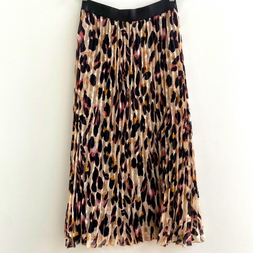 NWOT Modern Animal Print Skirt